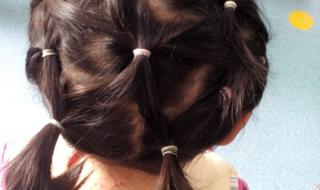 小学生丸子头简单又漂亮 小学生流行起盘头